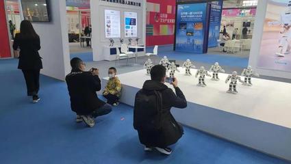 科技共情，舞動未來 首屆東北亞創博會中人形機器人引領數字創意新浪潮
